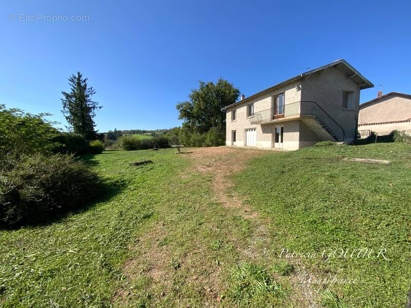 Maison à SAINT-GERMAIN-LAVAL
