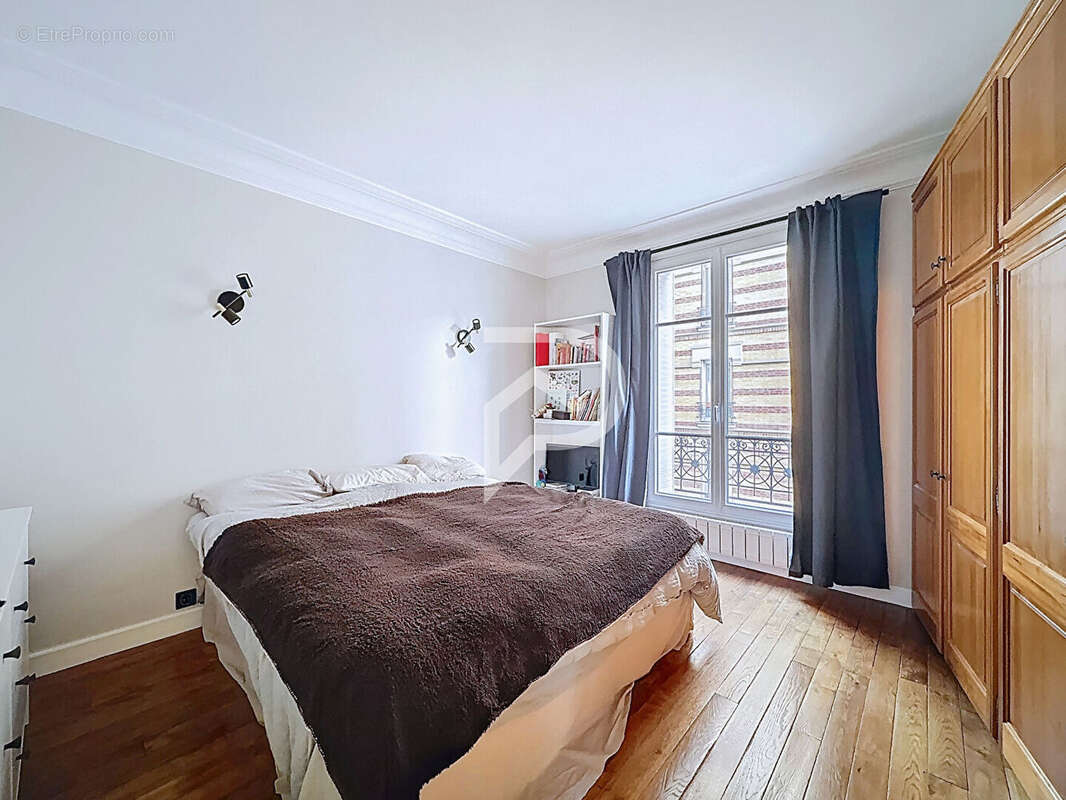 Appartement à COURBEVOIE
