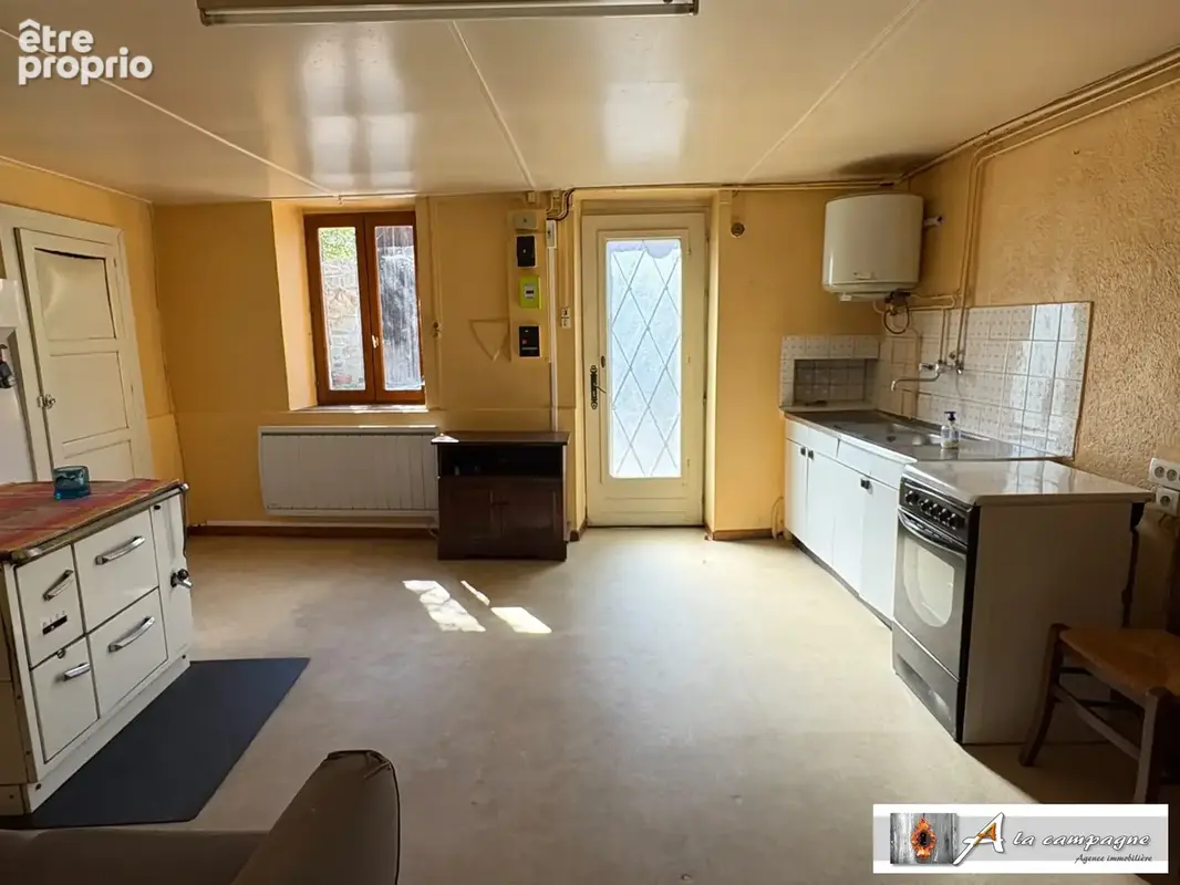Maison 10 pièces 136 m² à vendre à Saint-Marcel-En-Marcillat (03420) - photo 2
