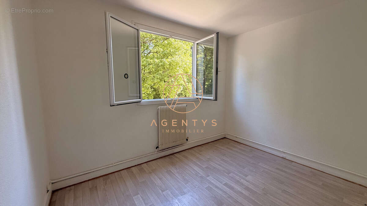 Appartement à LE PLESSIS-TREVISE
