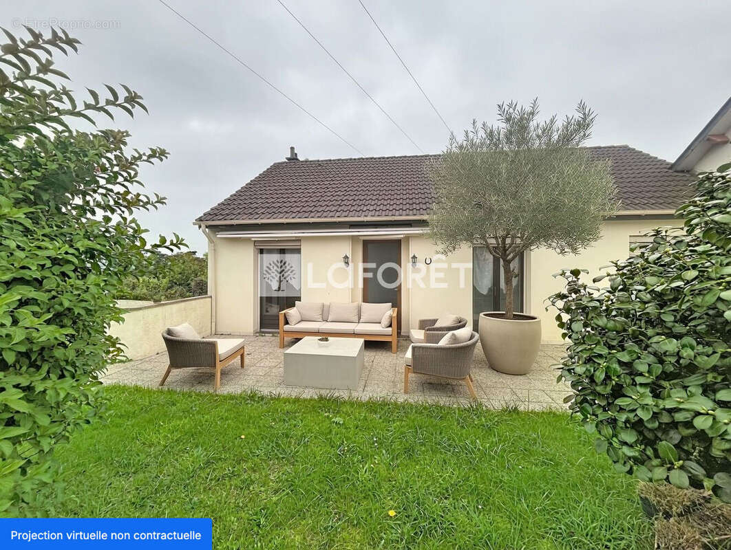 Maison à LA CHAPELLE-BICHE