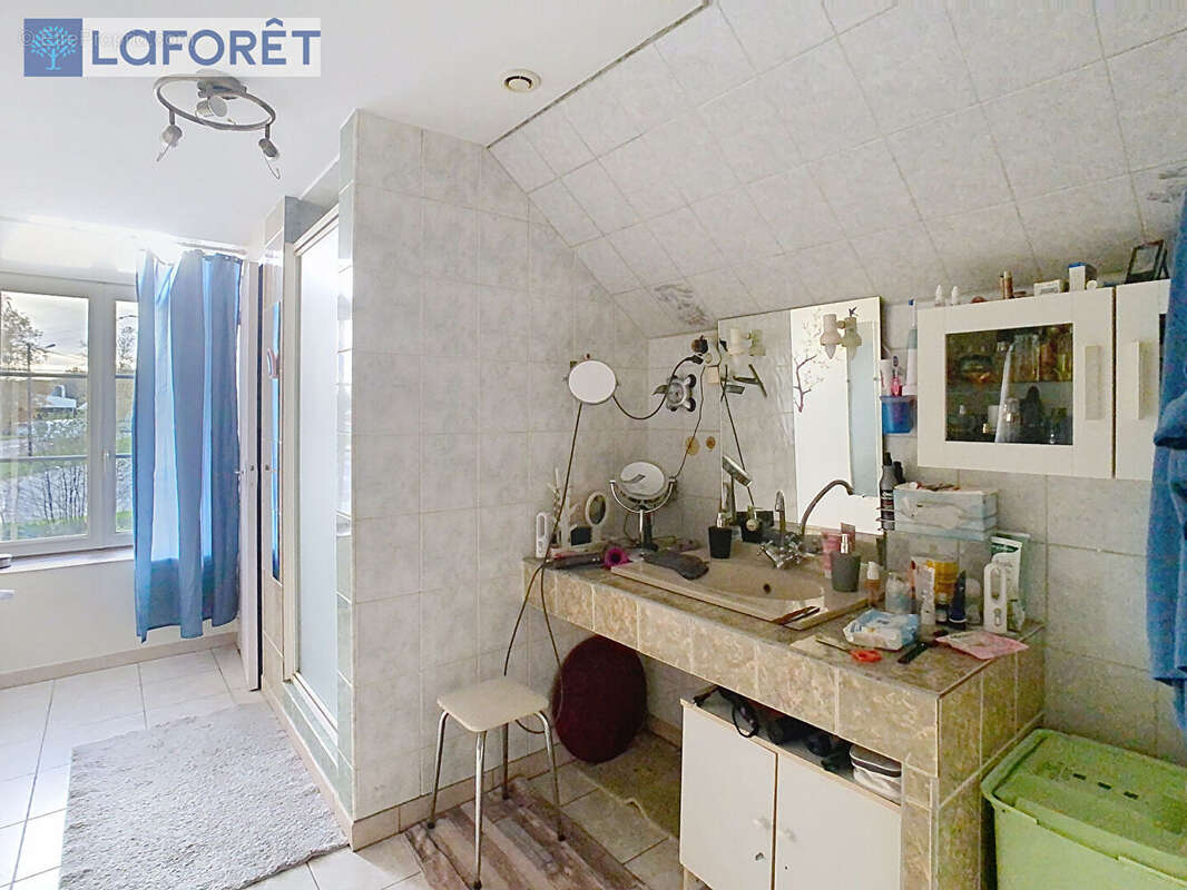 Commerce à VAL-DE-MEUSE