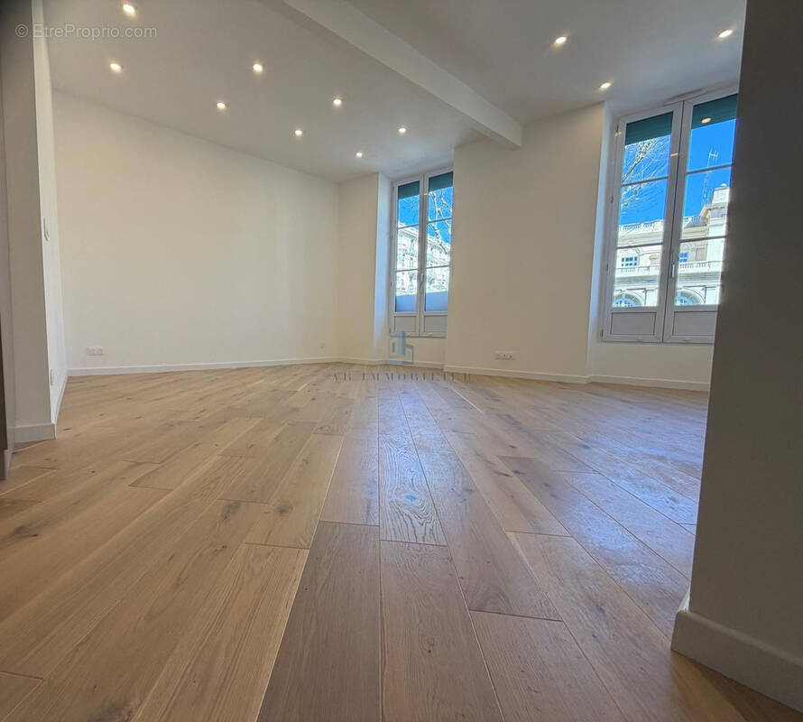 Appartement à MENTON