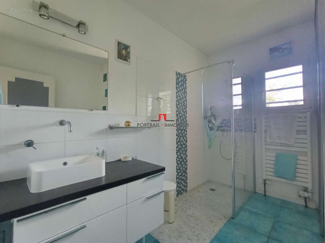 Maison 175 m² à Carbon-Blanc  - photo 7