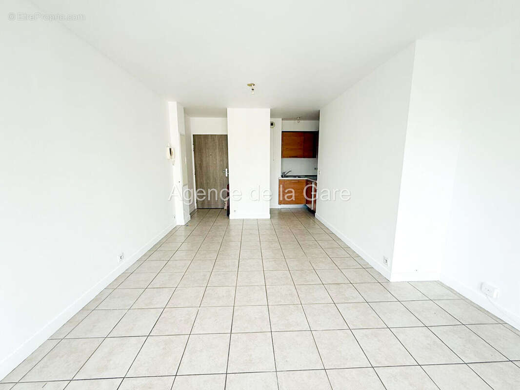 Appartement à SARTROUVILLE