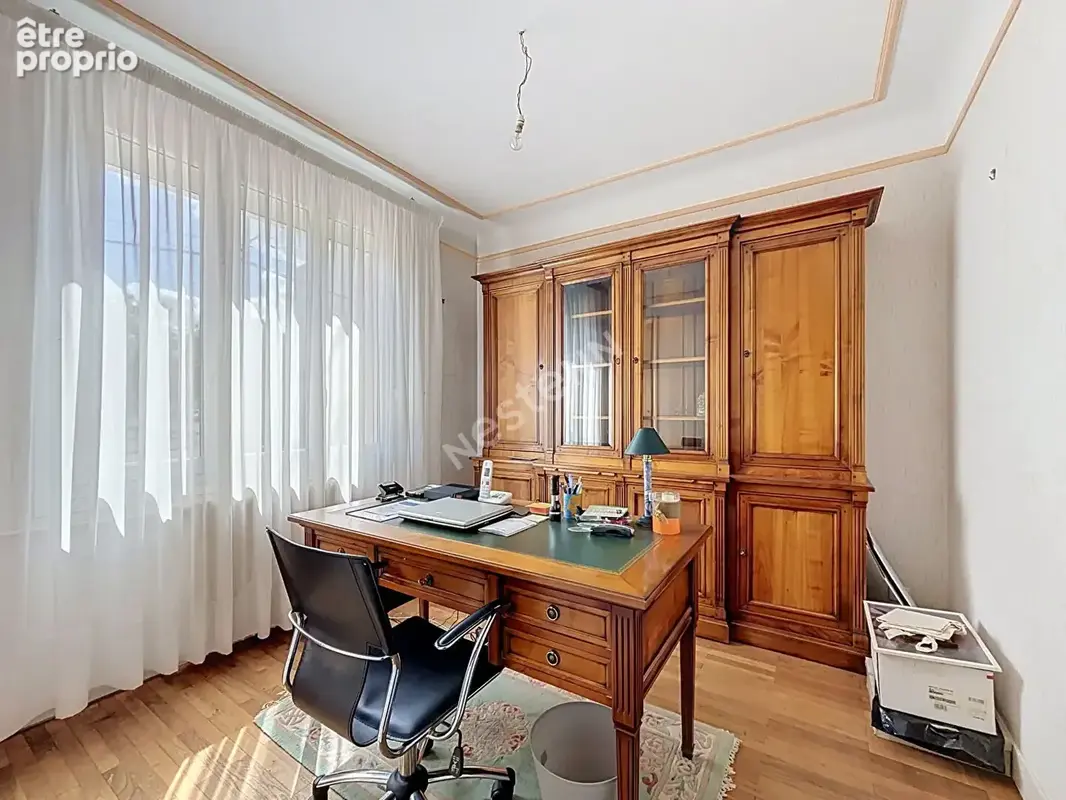 A vendre : Maison familiale de 7 pièces avec un joli jardin et garage- Rezé - photo 5