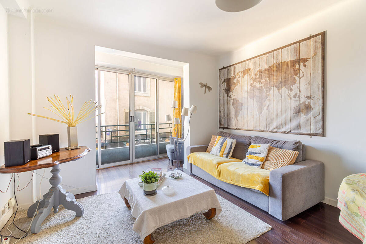 Appartement à MARSEILLE-7E