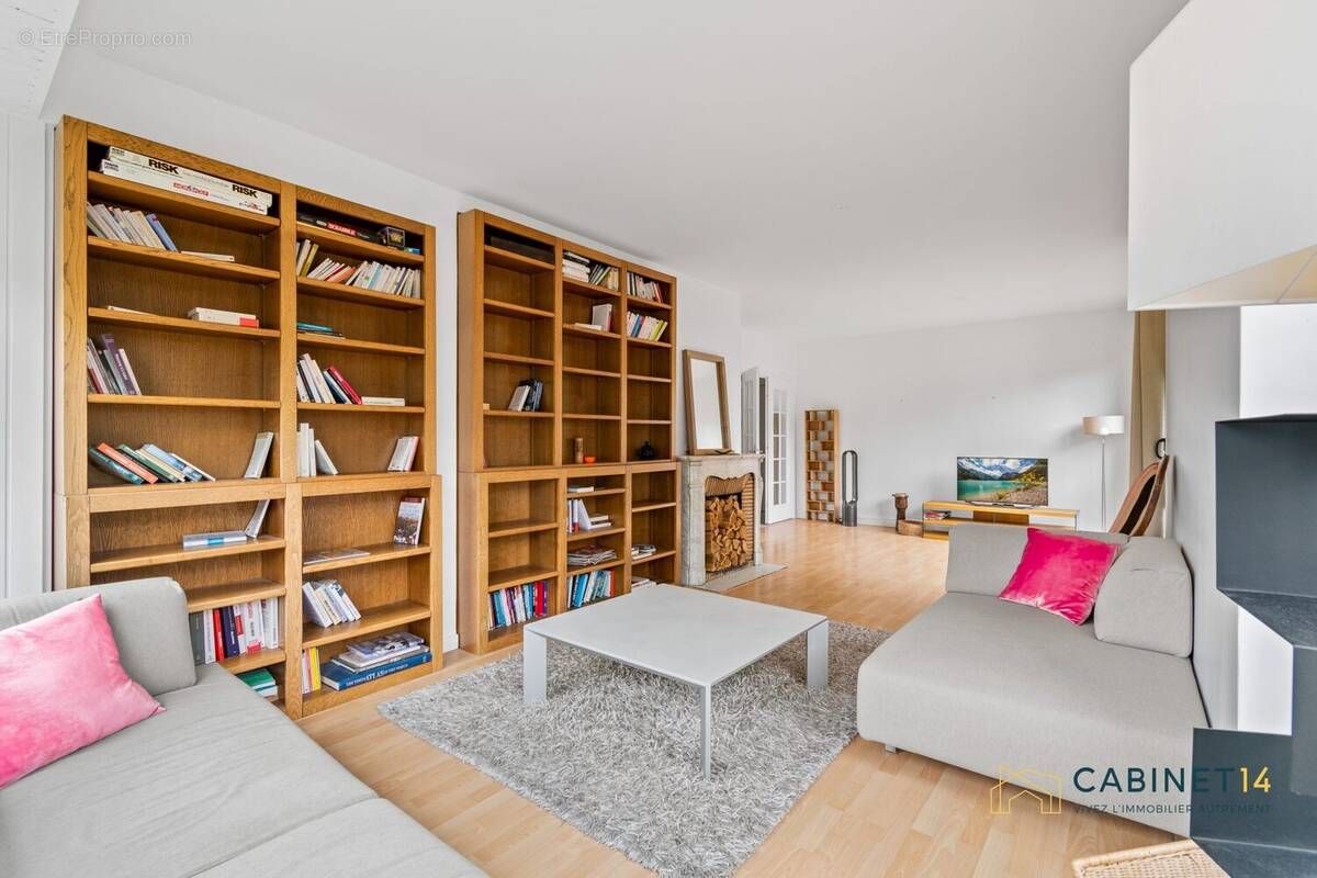 Appartement à FONTENAY-LE-FLEURY