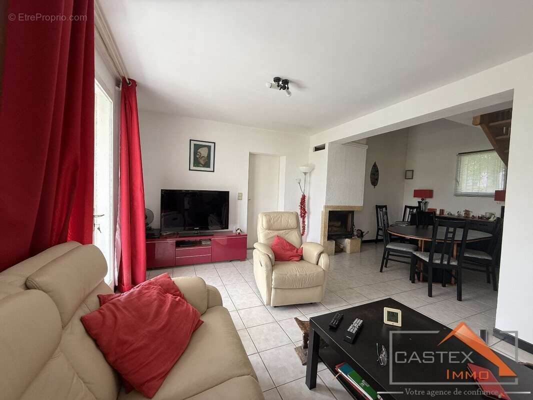 Maison à SAINT-MARTORY