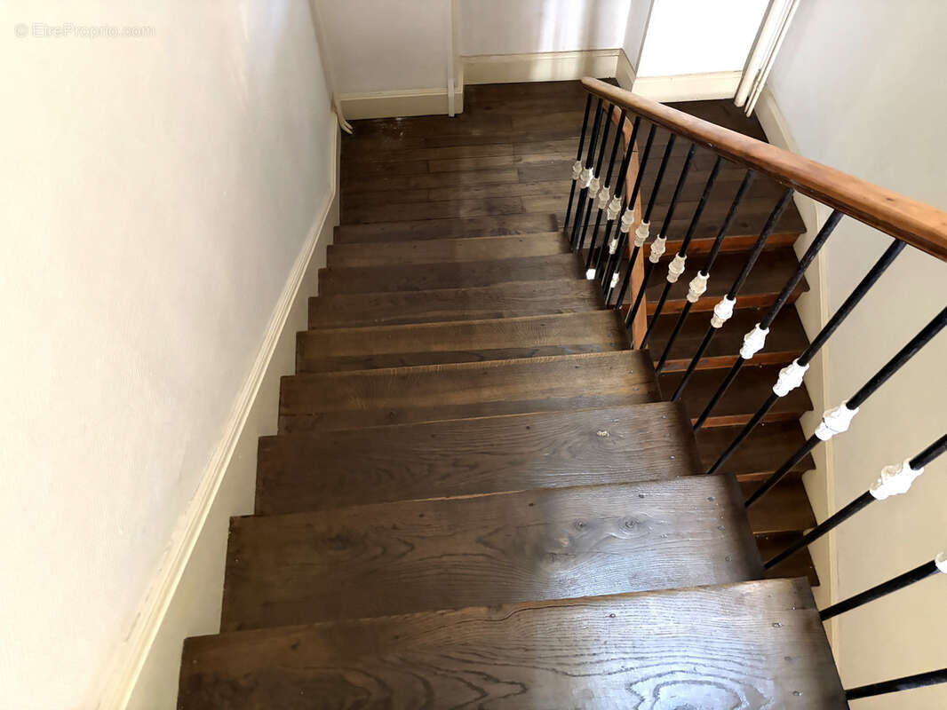 Appartement à EGLISENEUVE-D'ENTRAIGUES
