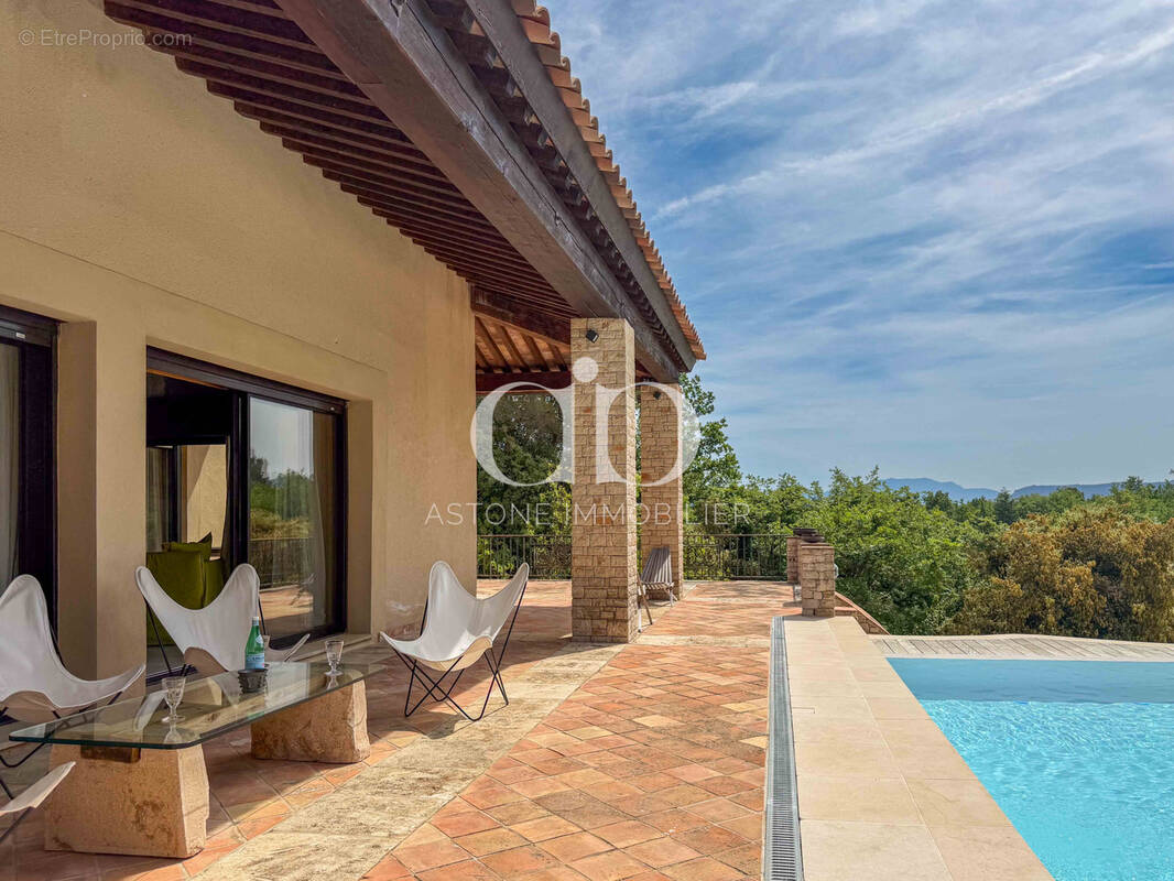 Maison à SAINT-MAXIMIN-LA-SAINTE-BAUME