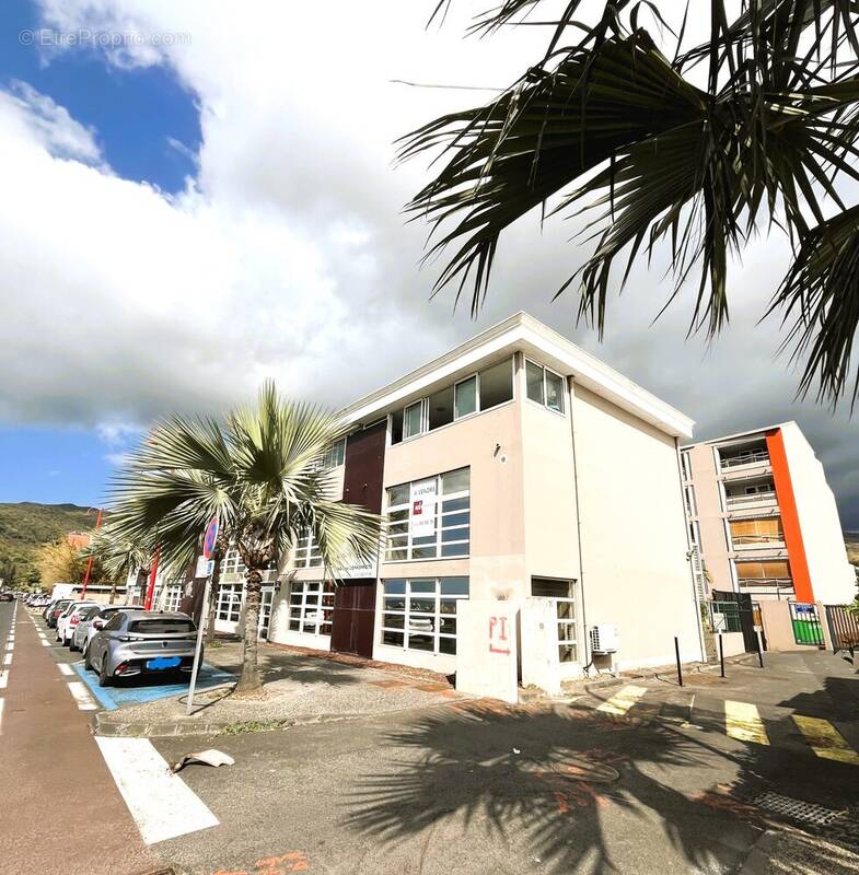 Commerce à LA POSSESSION