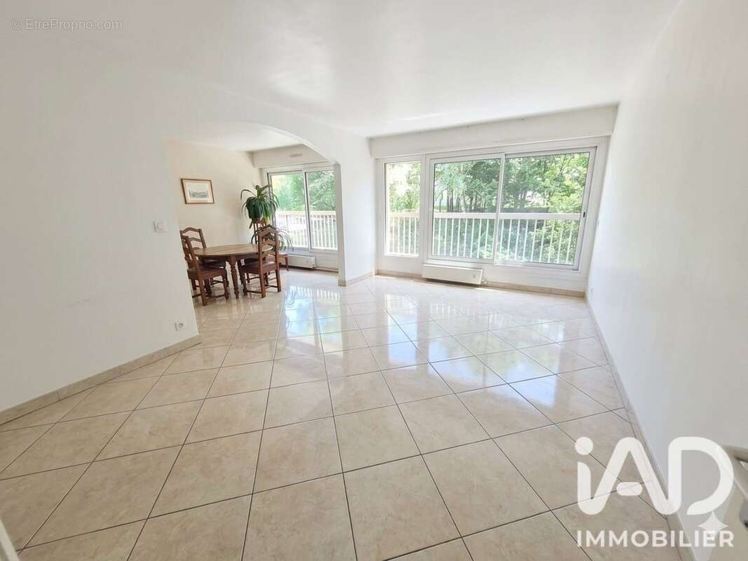 Appartement 79 m² à Brunoy  - photo 2