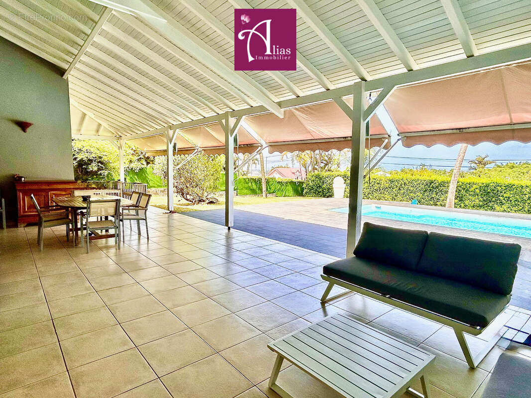 Maison à PETIT-BOURG