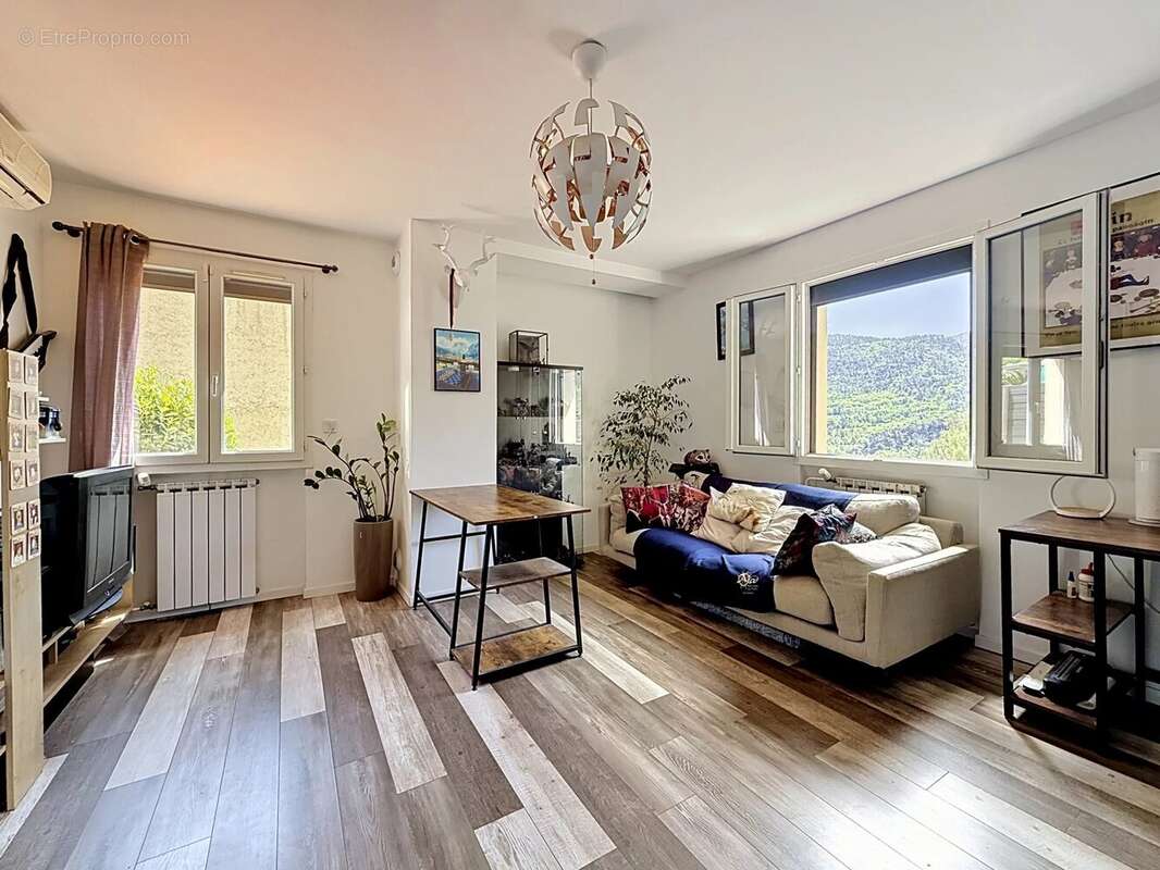 Maison à TOURRETTE-LEVENS