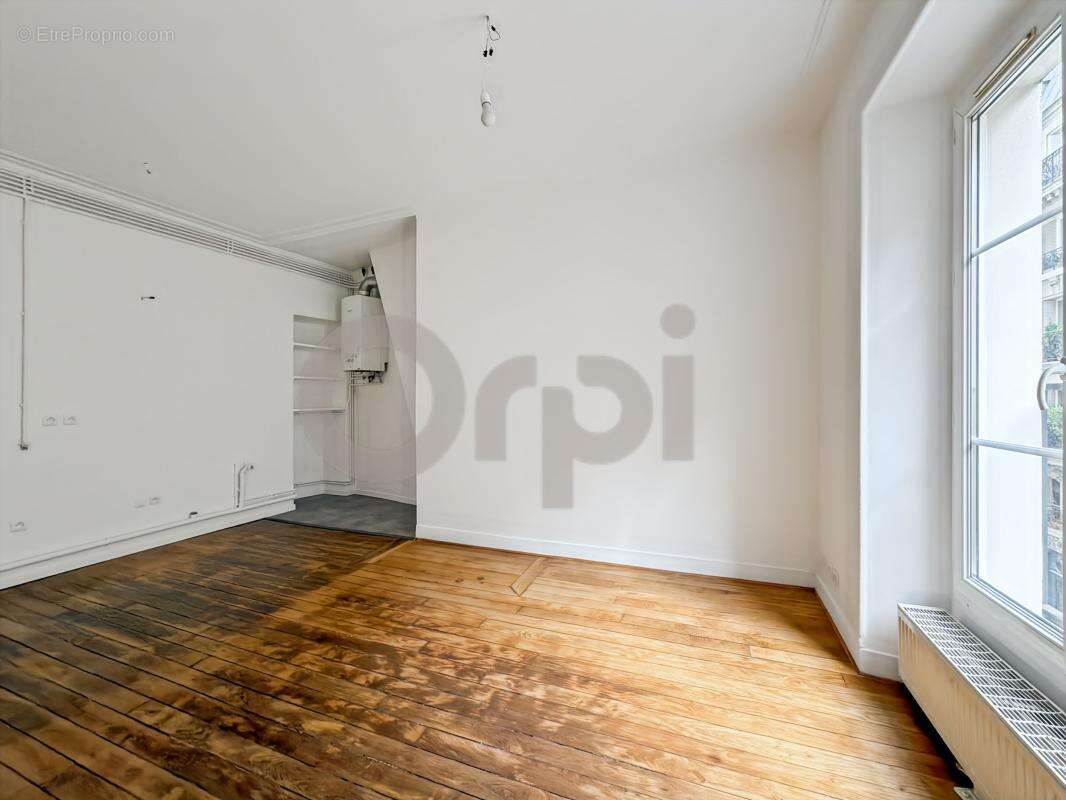Appartement à PARIS-10E