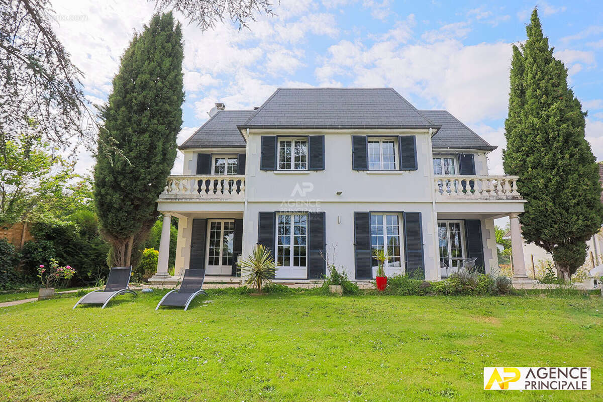 Maison à MAISONS-LAFFITTE