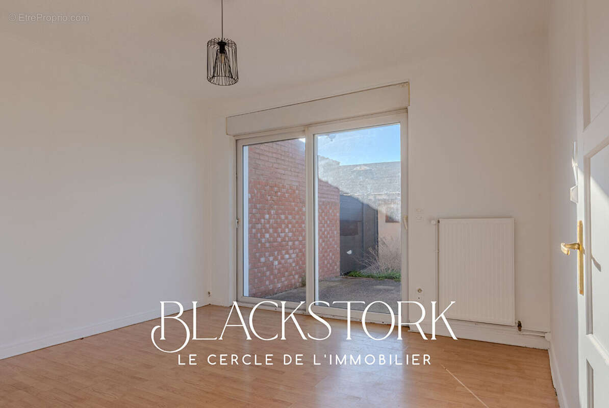Maison 4 pièces à rafraîchir Neuville-en-ferrain 90 m2 au sol. - photo 4