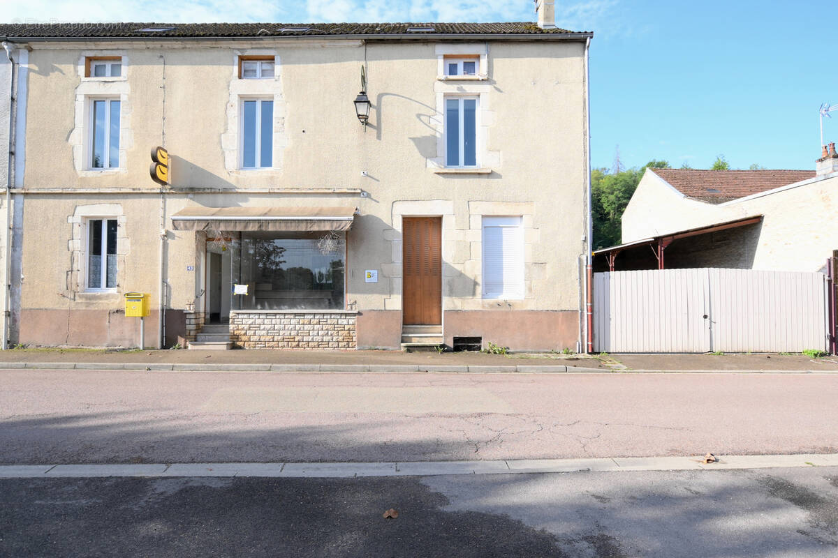 Maison à AISY-SUR-ARMANCON