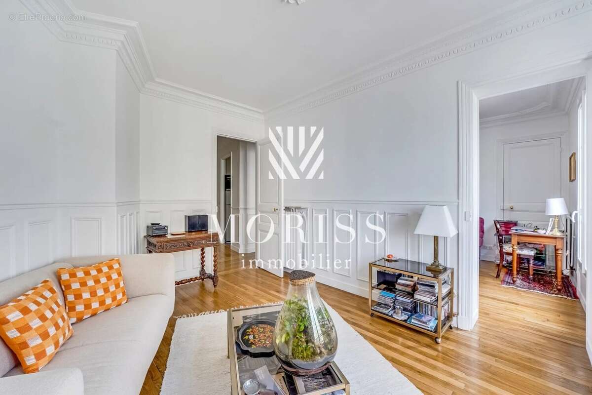 Appartement à PARIS-17E