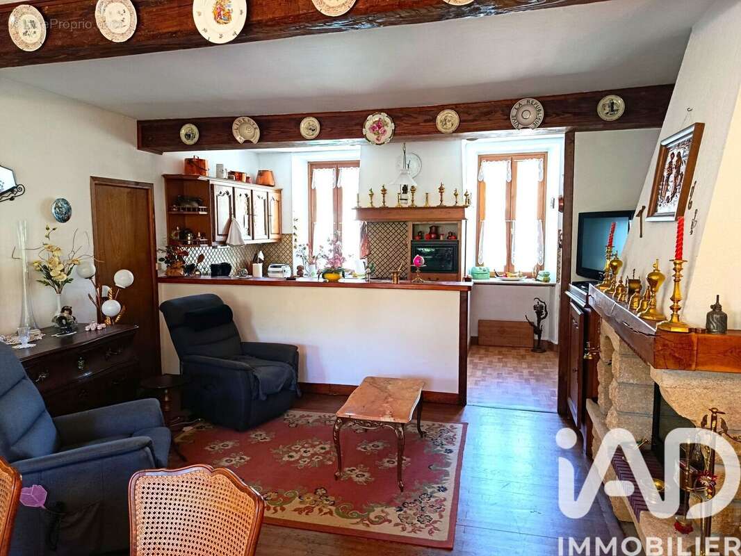 Maison 162 m² à Saint-Paul-De-Jarrat  - photo 5