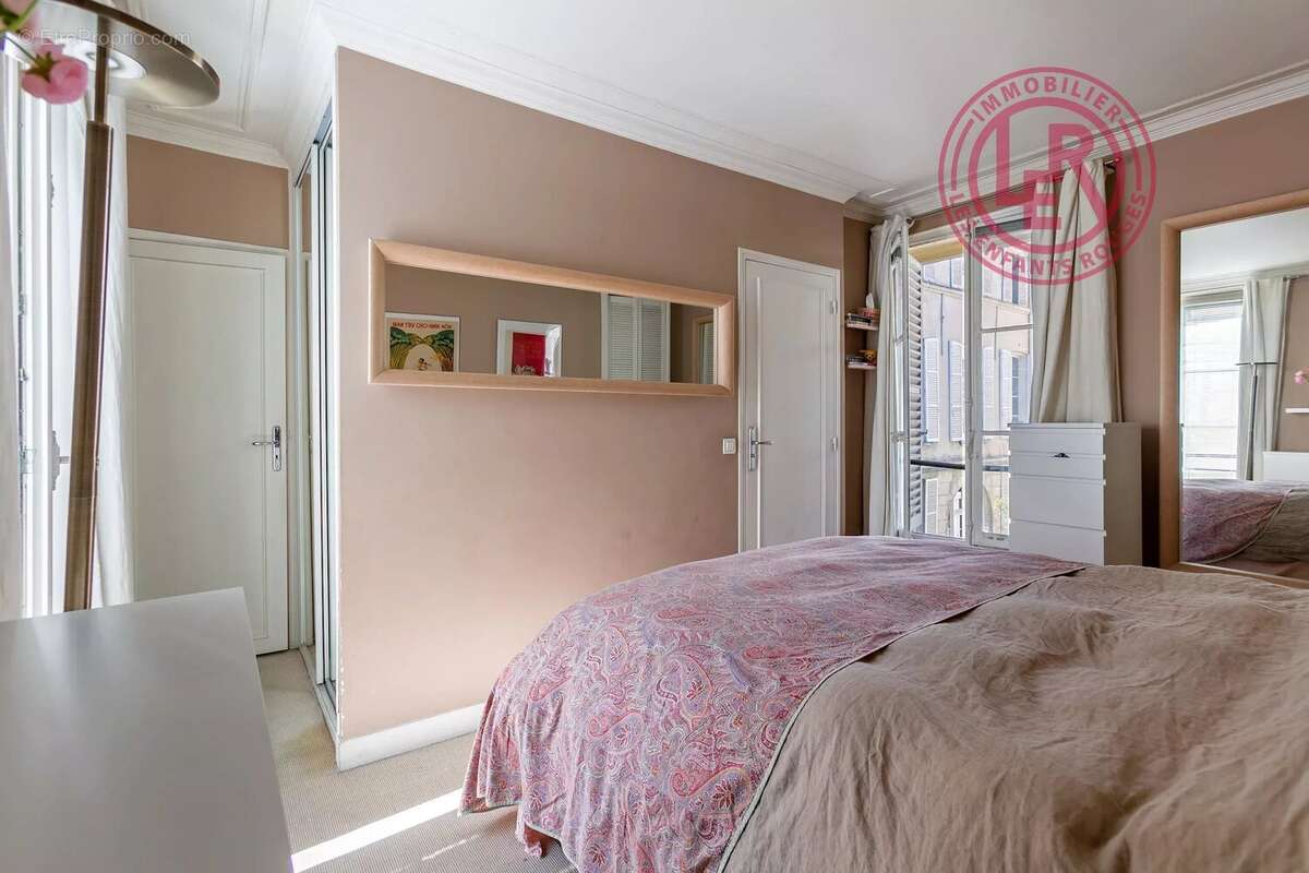 Appartement à PARIS-3E