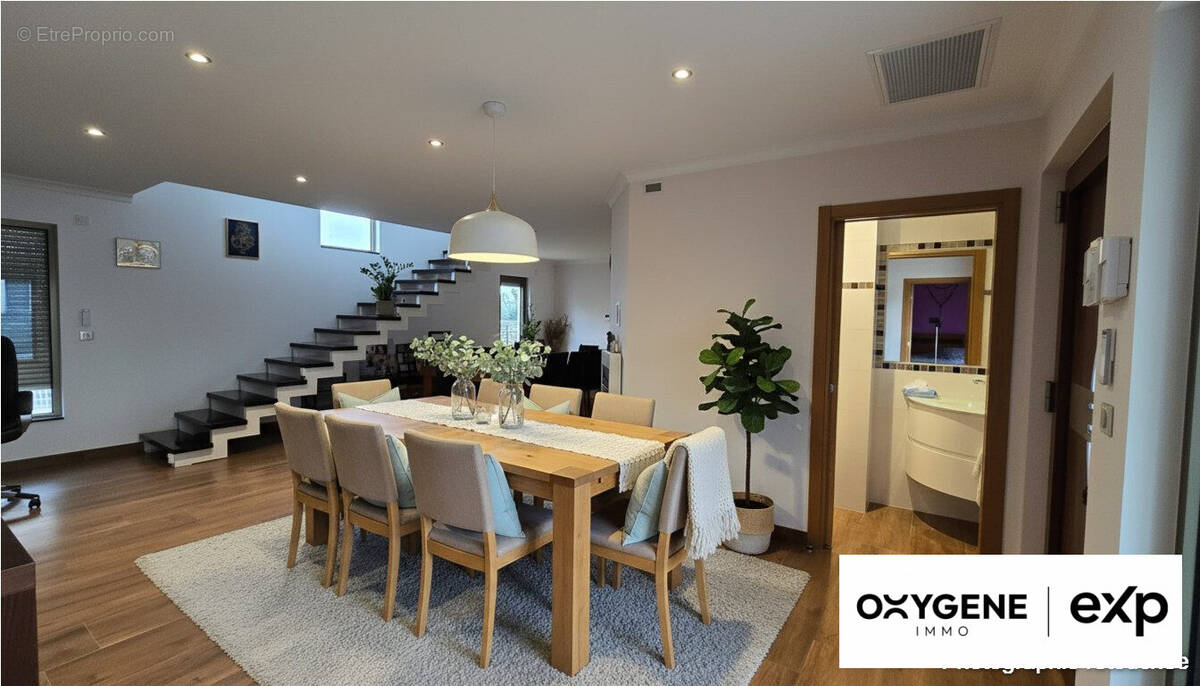 Maison à SAINT-LAURENT-DE-LA-SALANQUE