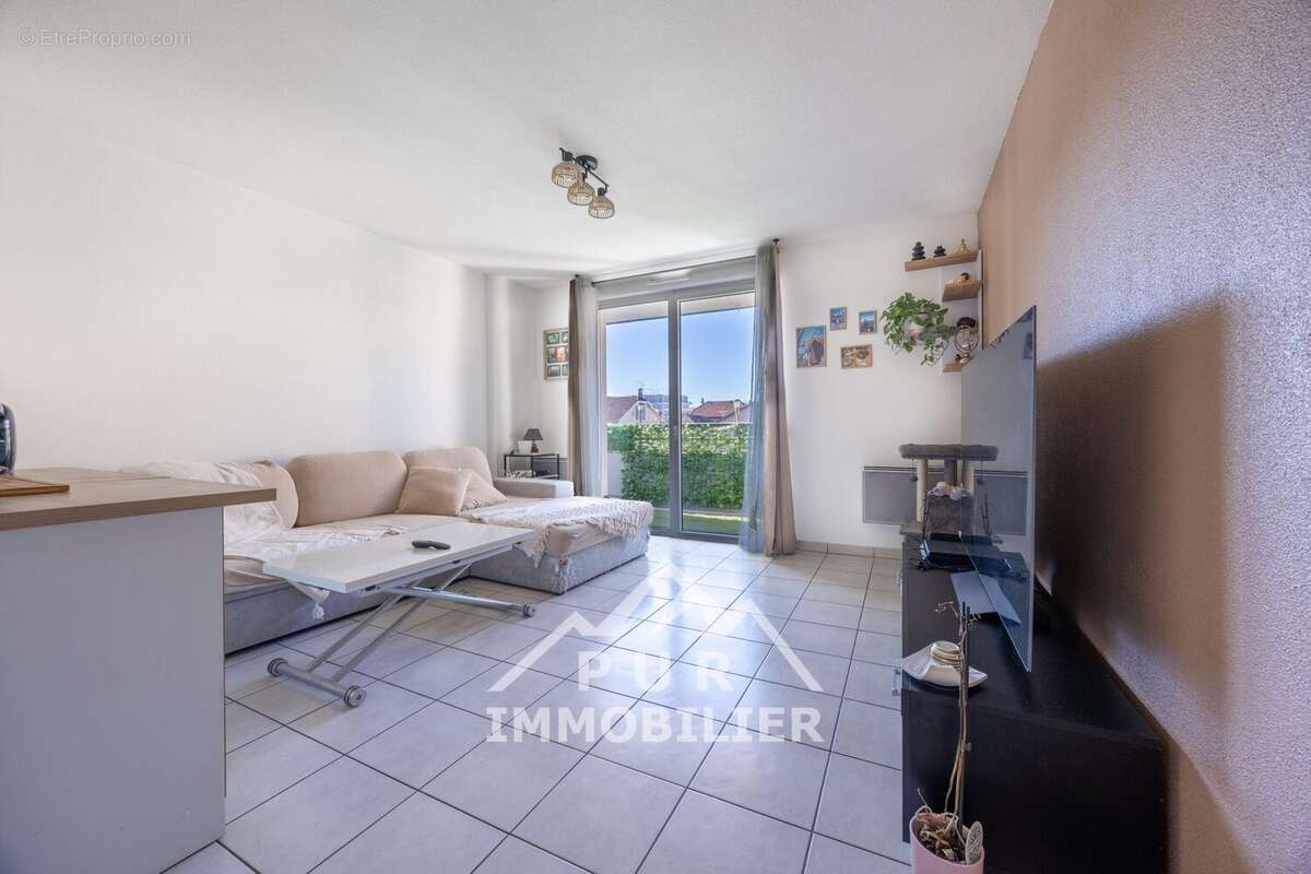 Appartement à VILLE-LA-GRAND