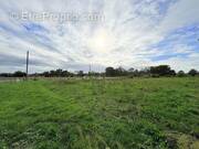 Terrain à SAINT-PIERRE-D&#039;EYRAUD