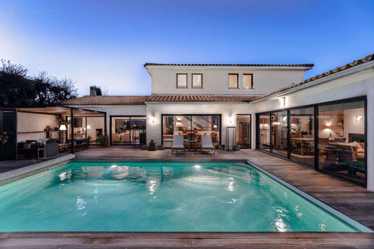 Maison à MANDELIEU-LA-NAPOULE