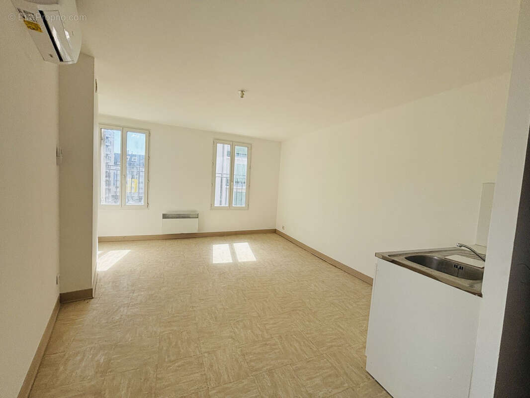 Appartement à MARSEILLE-5E