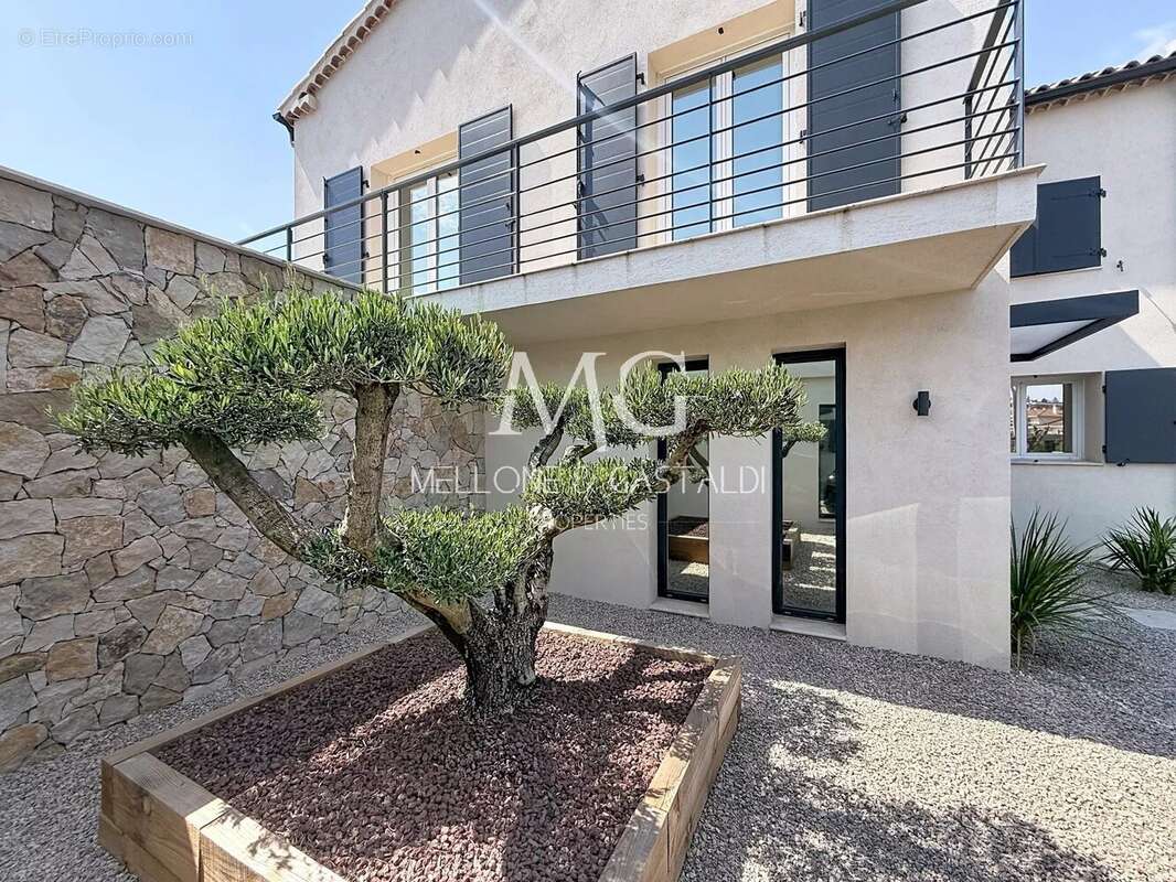 Maison à MOUGINS