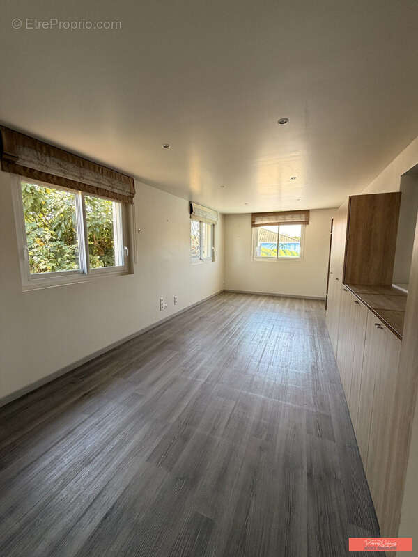 Maison 202 m² à Sainte-Marie-De-Gosse  - photo 8