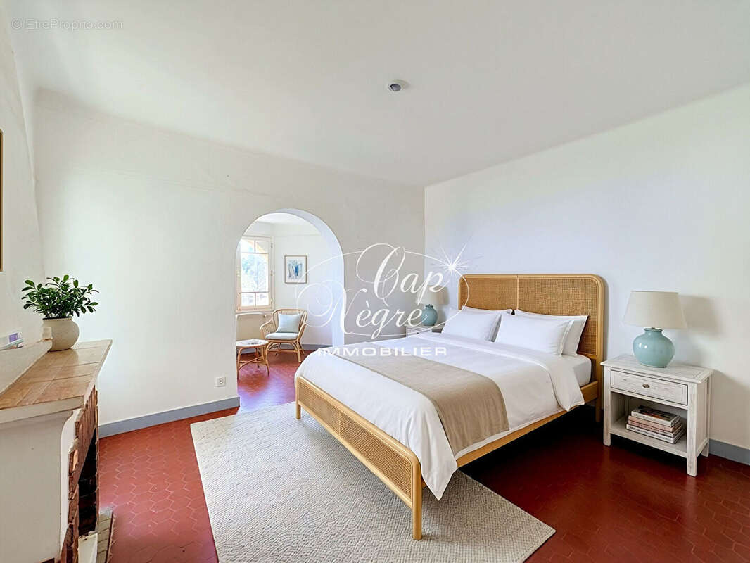 Charmante villa d'epoque avec vue mer panoramique - photo 12