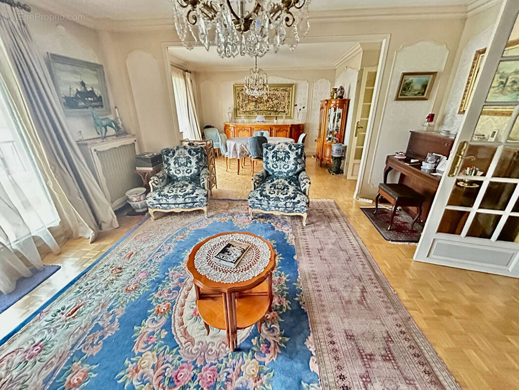 Appartement à NOGENT-SUR-MARNE