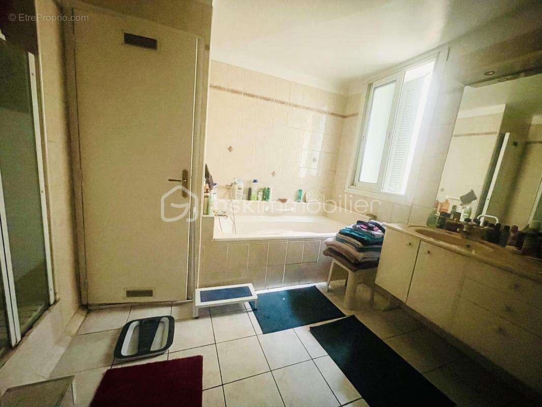  Appartement 3 chambres – Hyper centre de La Seyne-sur-Mer (83500) – Fort potentiel locatif  - photo 7