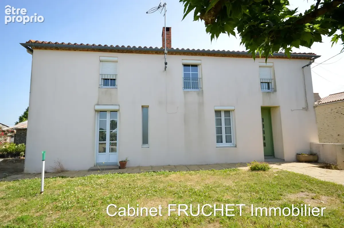 MOUCHAMPS - Jolie maison de campagne avec terrain et dépendances - photo 10