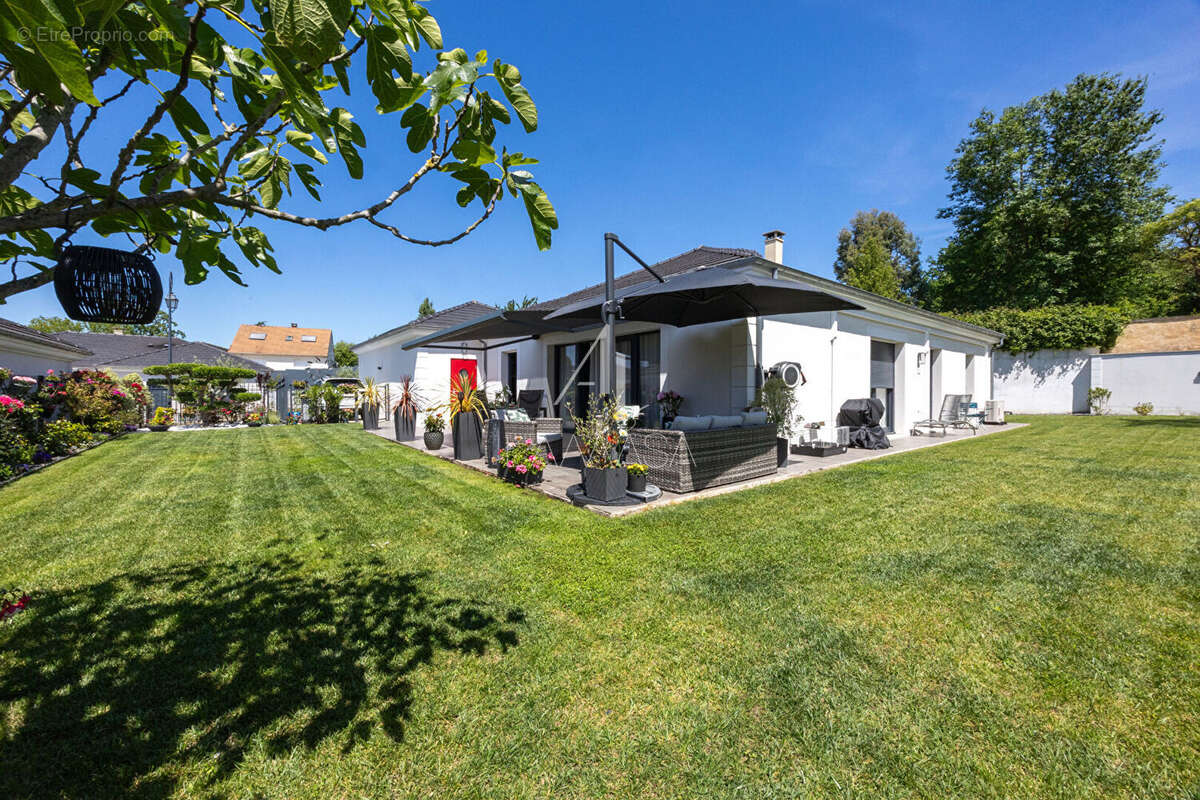 Maison à MONTEVRAIN