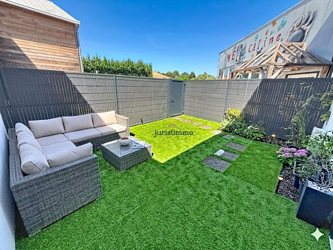 Appartement à CAMARET-SUR-AIGUES