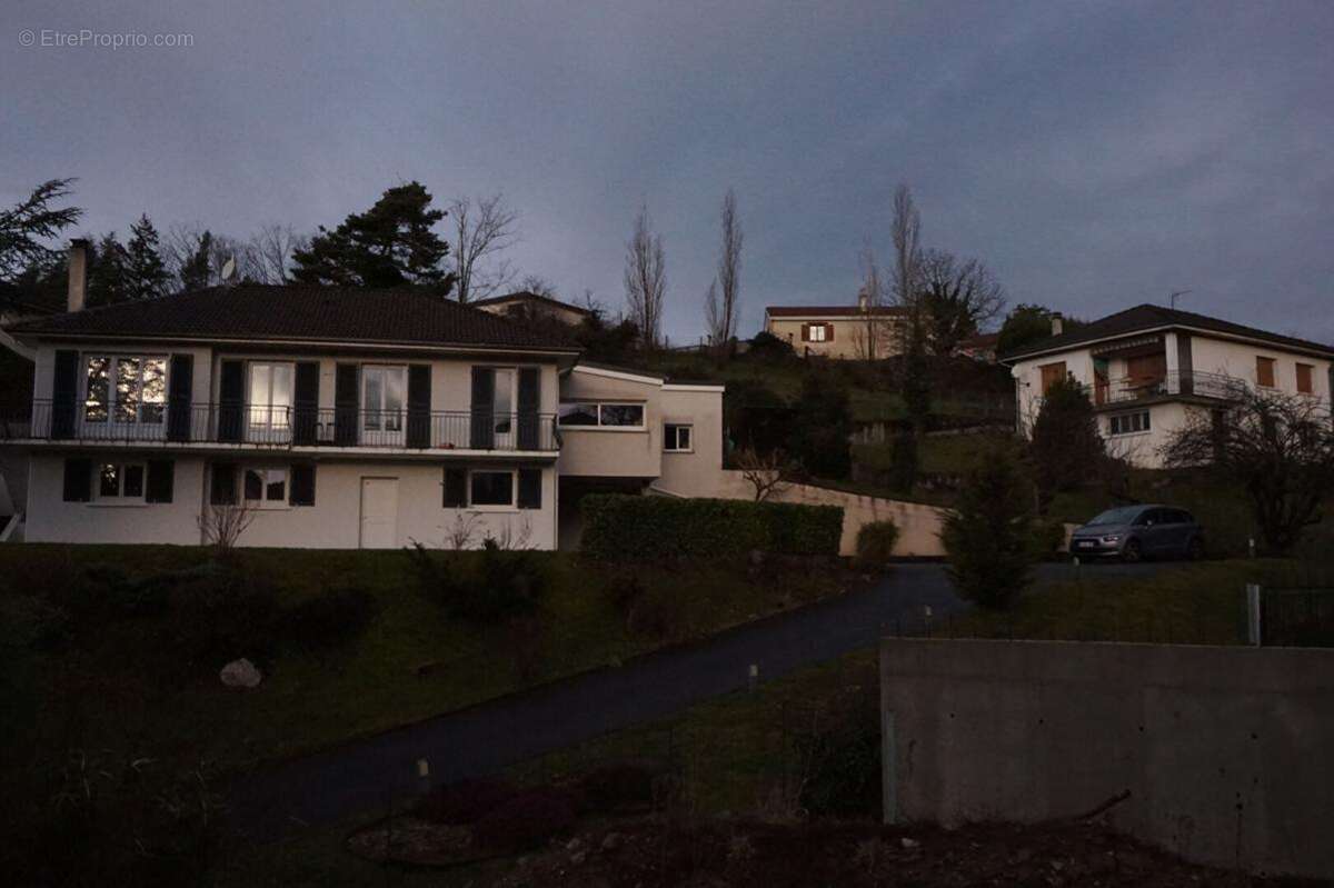 Terrain à UNIEUX