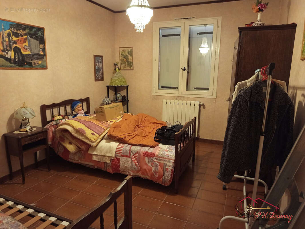 Maison à SAINT-JULIEN-LES-ROSIERS