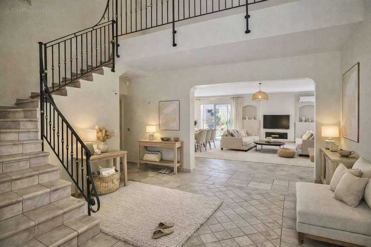Maison à MOUGINS