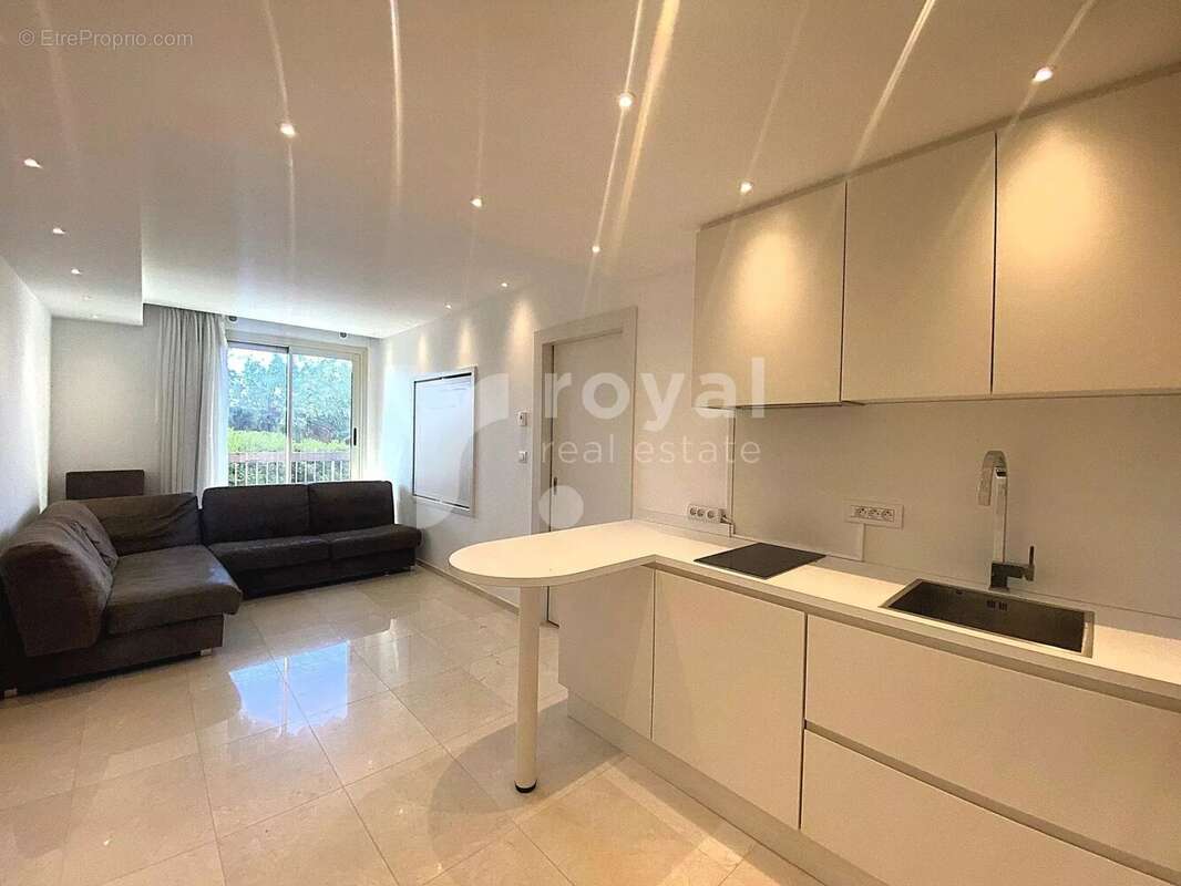 Appartement à MANDELIEU-LA-NAPOULE