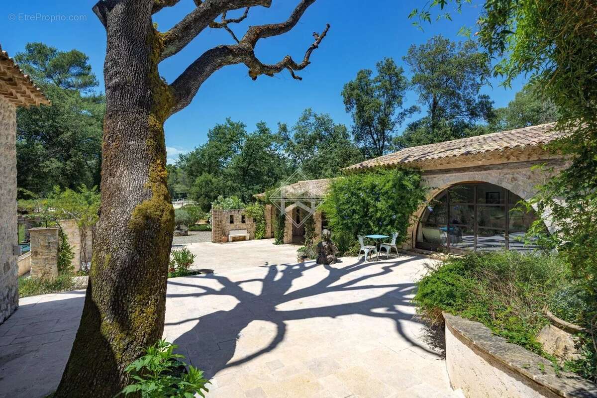 Maison à ROQUEFORT-LES-PINS