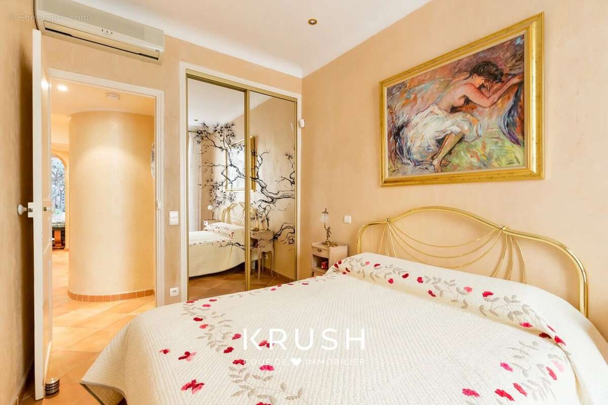 Appartement à MARSEILLE-1E