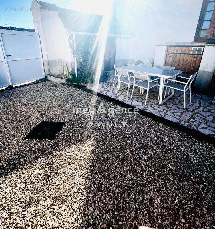 Maison à VILLENEUVE-LA-GUYARD