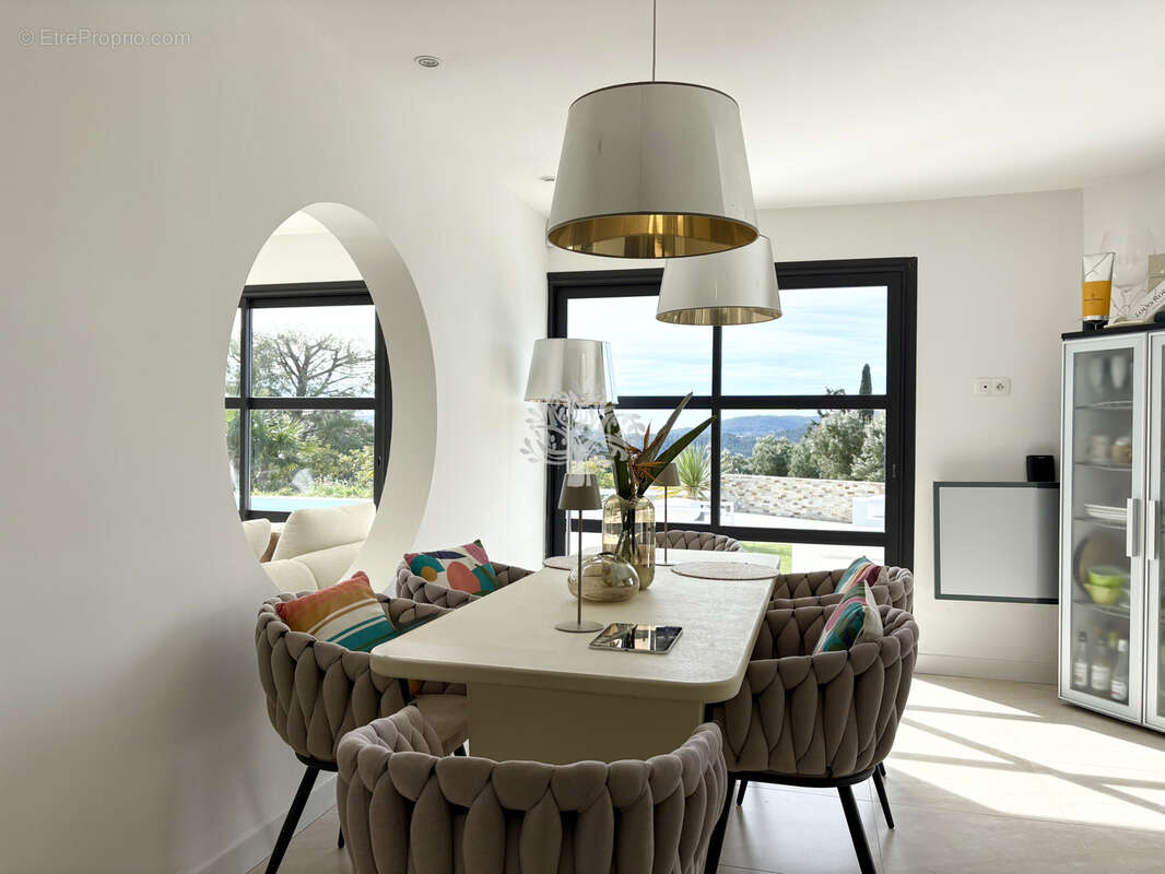 Maison à LA CADIERE-D'AZUR