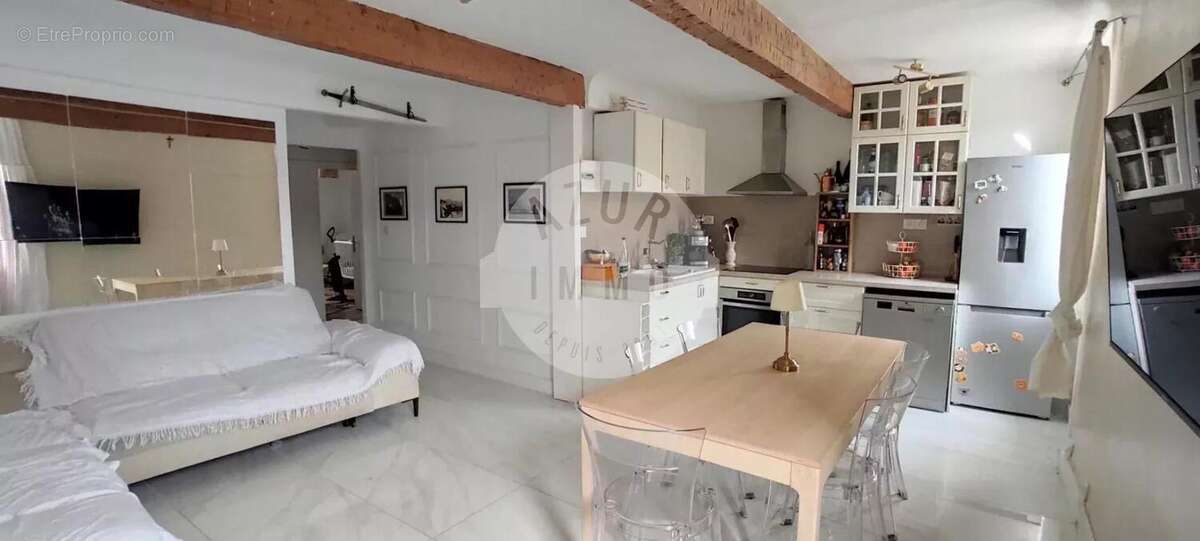 Appartement à SAINT-ZACHARIE