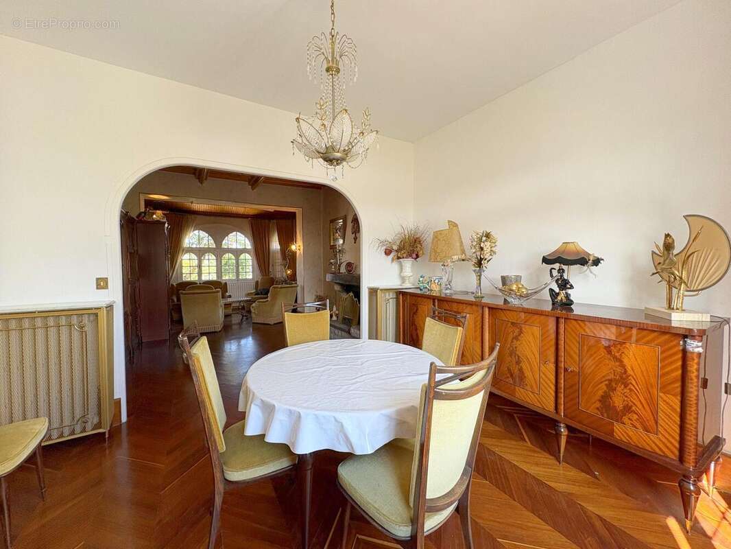 Maison à DONVILLE-LES-BAINS