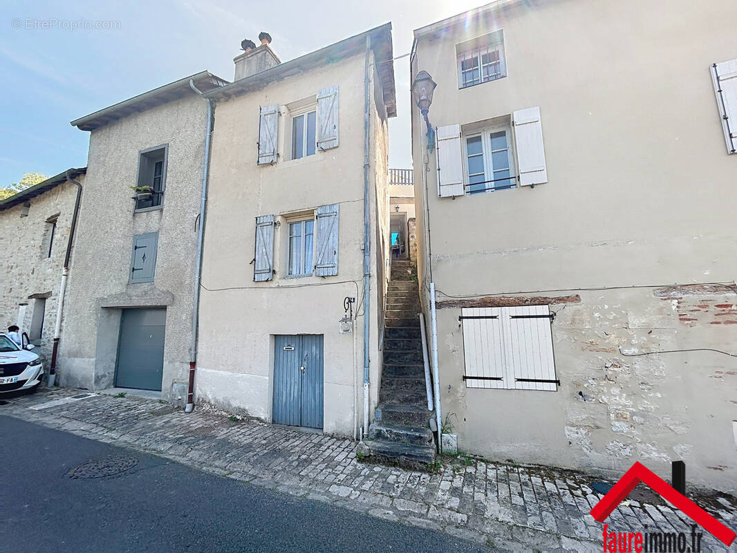 Maison à TERRASSON-LAVILLEDIEU